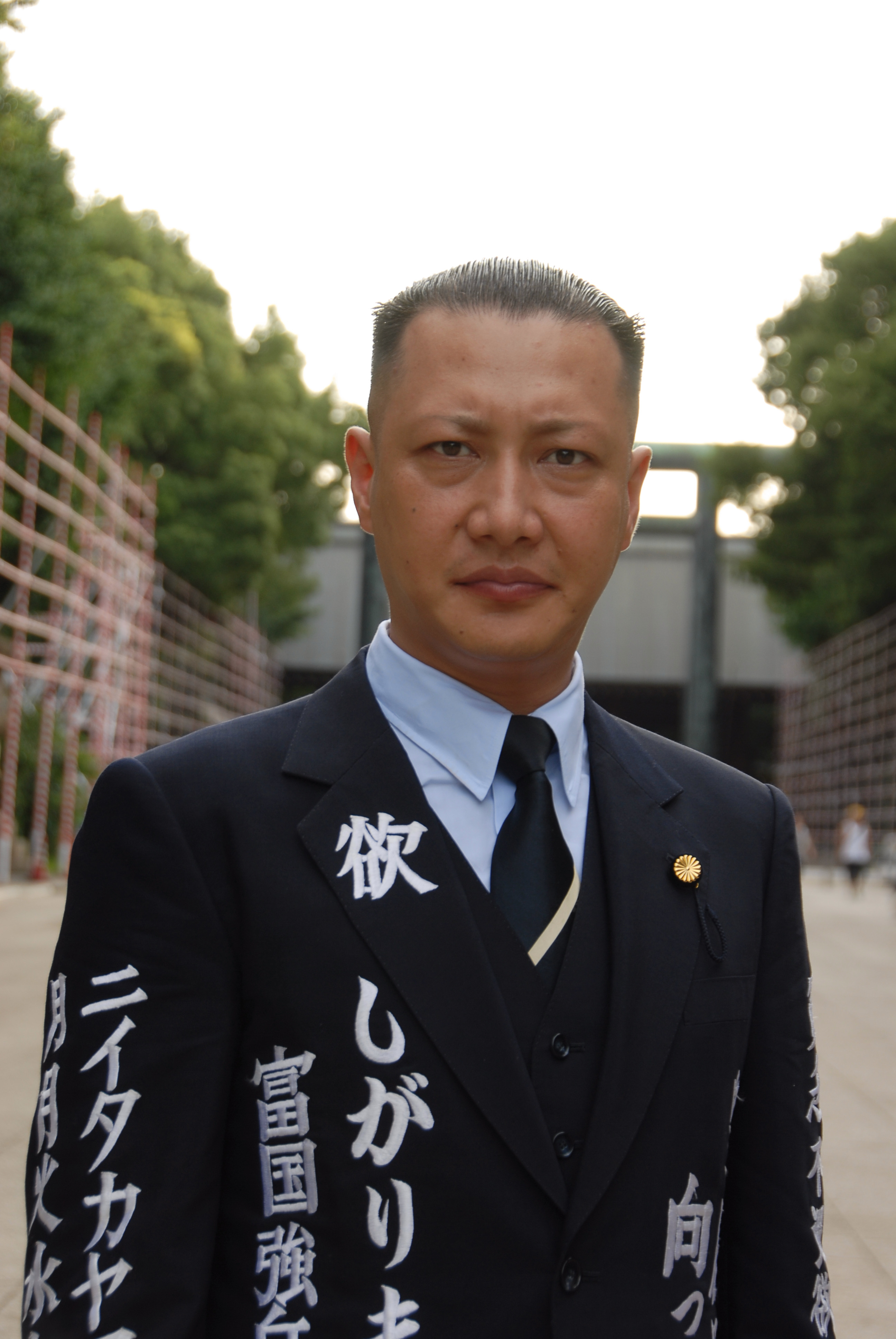 鳥肌実宣材 1